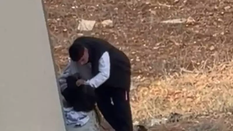 Adana'da Kadına Şiddet: Çantayla Saldırı Anları Kameralara Yansıdı