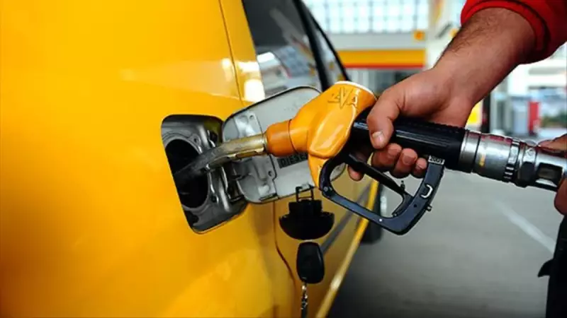 Akaryakıta Çifte İndirim: Benzin ve Motorin Fiyatları Düştü