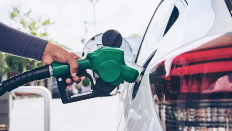 Akaryakıta Çifte İndirim: Motorin ve Benzin Fiyatları Düştü!