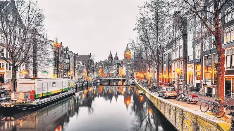 Amsterdam'ın Büyülü Kanalları Sizi Bekliyor: Masalsı Bir Seyahat İçin Mükemmel Zaman!
