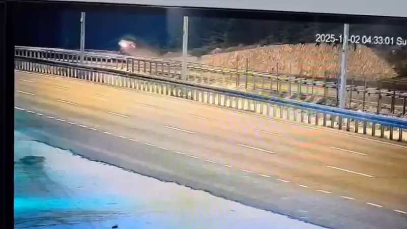 Ankara'da Dehşet Anları: Kontrolden Çıkan Araç Bariyerlere Uçtu! Kaza Anı Kamerada