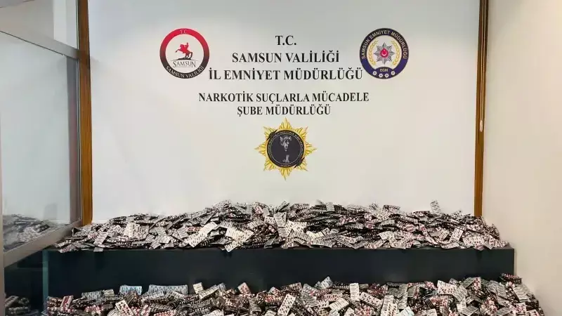 Antalya'da Bir Evde 49 Bin Sentetik Hap Ele Geçirildi