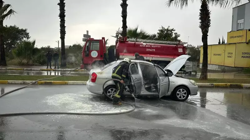 Antalya'da Seyir Halindeki Araç Alev Topuna Döndü: Sürücü Ağır Yaralı
