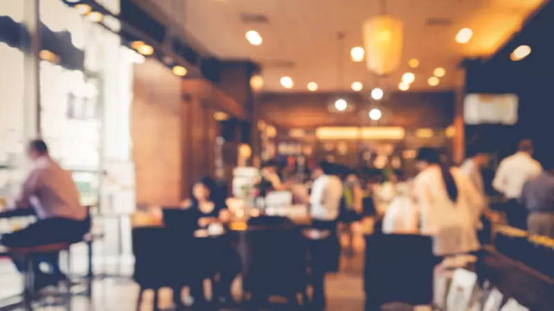 Çatal Bıçak Evrensel Değil! Dünyanın En İlginç 10 Sofra Kuralı ve Yemek Adabı