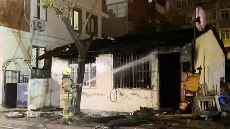 Bağcılar'da Gecekondu Yangını: Anne ve 4 Çocuğu Dumandan Etkilendi