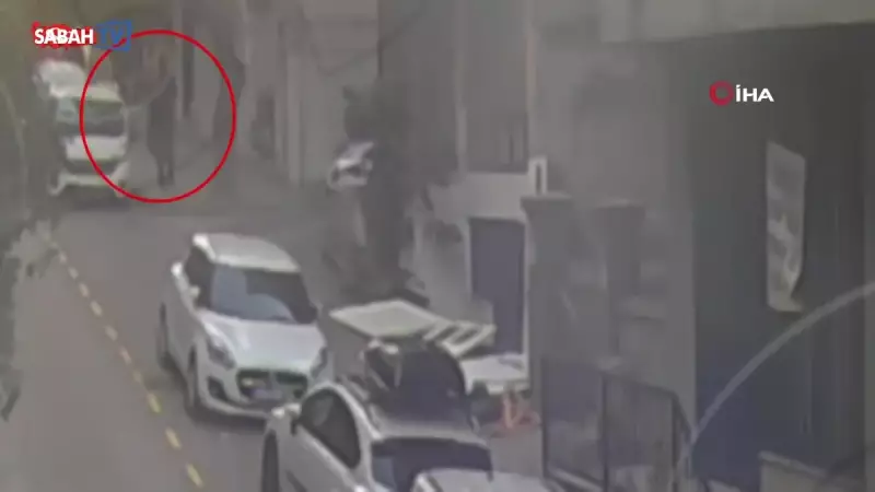 Bahçelievler'de Kapkaç Anı Kamerada: 19 Yaşındaki Şüpheli Yakalandı