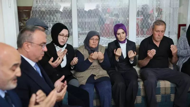 Bakan Göktaş'tan Şehit Ailesine Duygusal Ziyaret: 'Devlet Yanınızda'