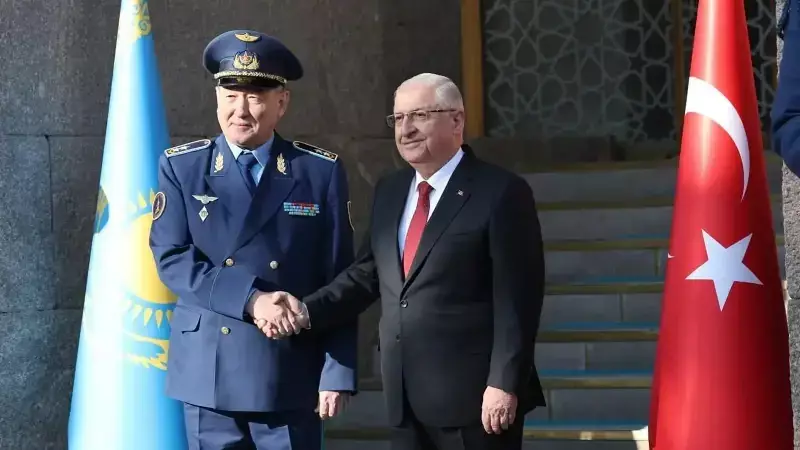 Bakan Güler Kazakistan Savunma Bakanı Kosanov ile Görüştü