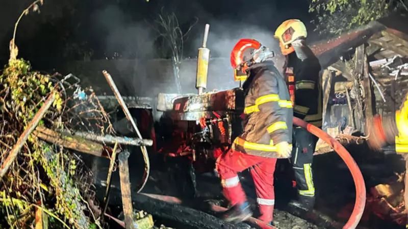 Bartın'da Yıldırım İsabet Eden 2 Araç Kullanılamaz Hale Geldi
