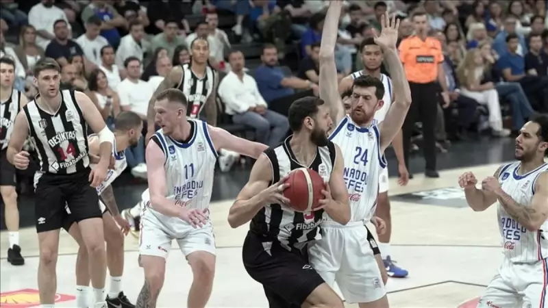 Beşiktaş - Anadolu Efes Derbisi 09 Kasım'da: Zirve Mücadelesi