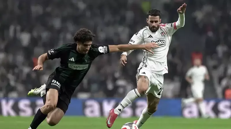 Beşiktaş'ta Rafa Silva Sakatlandı: Bel Ağrısı Nedeniyle Antrenmana Çıkamadı
