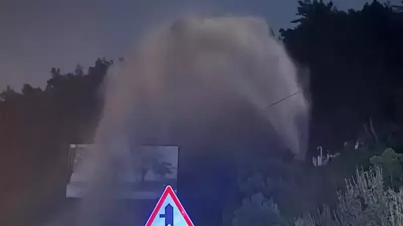 Bodrum'da Su Baskını: Ana İsale Hattı Patladı, Caddeler Göle Döndü!