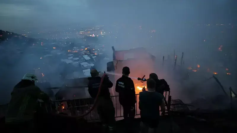 Bursa'da 2 Katlı Evde Çıkan Yangın Komşu Binaya Sıçradı: 80 Yaşındaki Kazım Kaya Kayıp