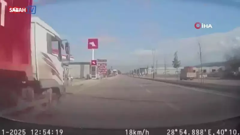 Bursa'da Ters Şeritte Son Sürat Giden Kamyon Kamerada