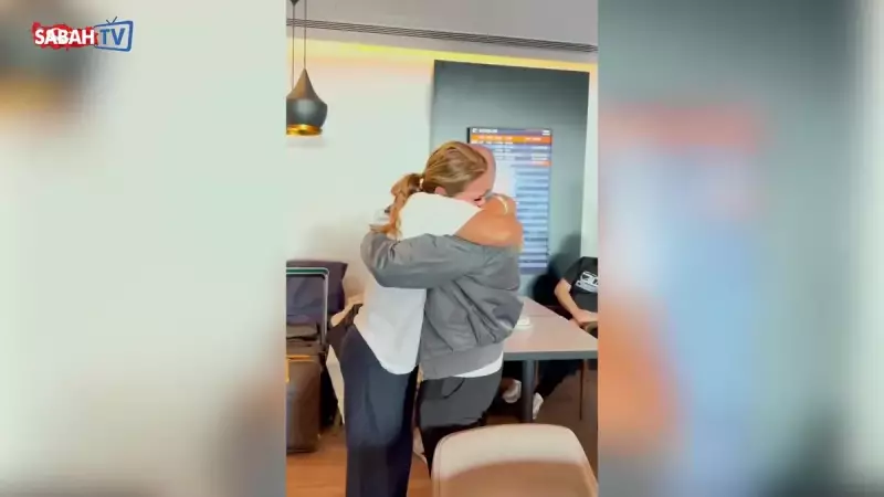 Demet Akalın ve Berkay Yıllar Sonra Barıştı! Havalimanında Duygusal Anlar