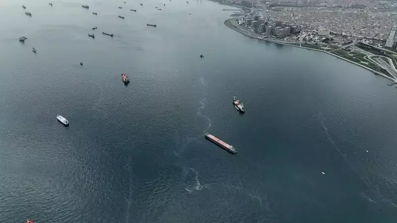Demokrasi ve Özgürlükler Adası'nda Tanker Faciası: 1 Ölü, 2 Yaralı