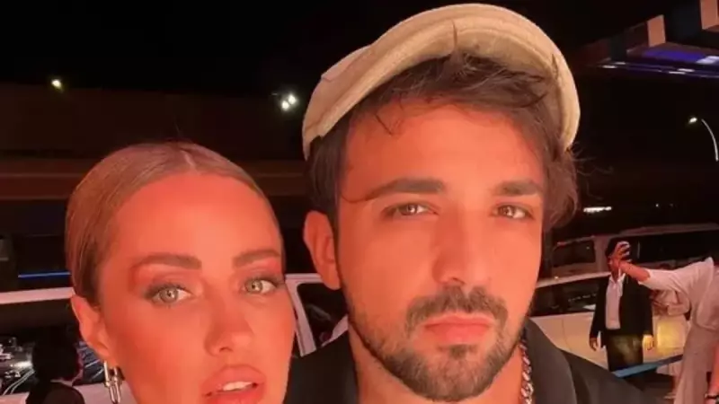 Derya Uluğ ve Asil Gök'ten 10 Yıllık Aşkı Taçlandıran Poz