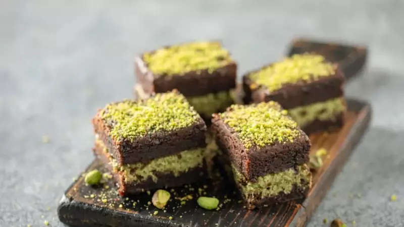 Dubai Usulü Brownie: Lezzetiyle Damaklarda Fırtına Estiren Tarif