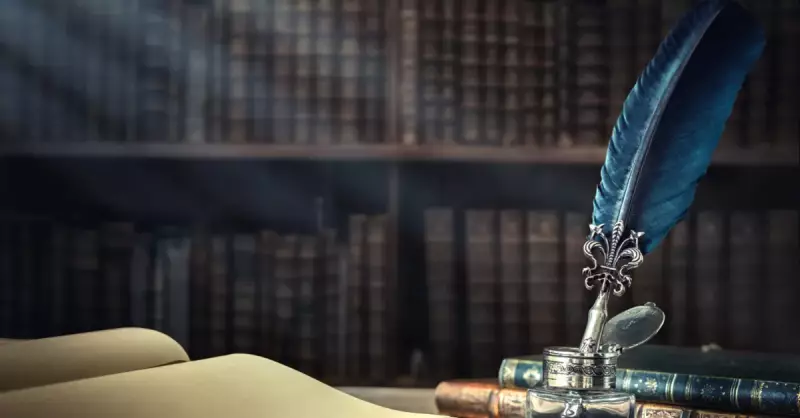 Ece Ayhan Kimdir? Şairin Hayatı, Eserleri ve Edebi Kişiliği