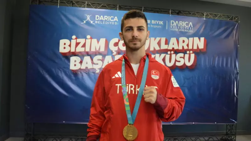 Eray Şamdan Dünya Karate Şampiyonu Oldu: Finalde Kosovalı Rakibini 4-0 Yendi