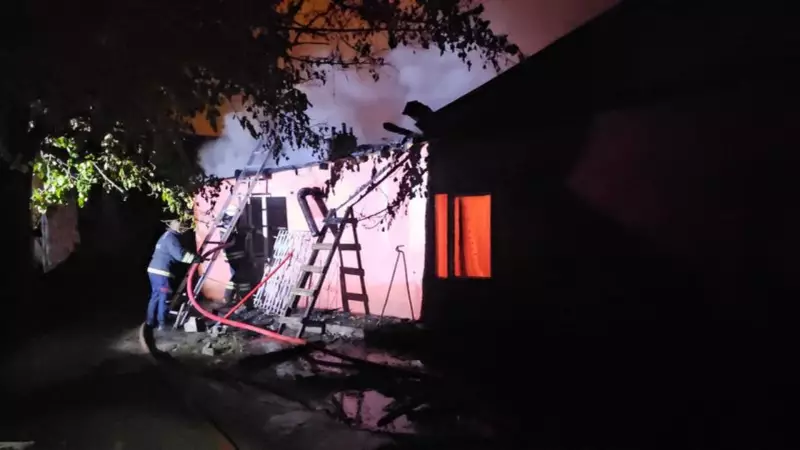 Erzincan'da Ev Yangını: 2'si Çocuk 4 Kişi Kurtarıldı