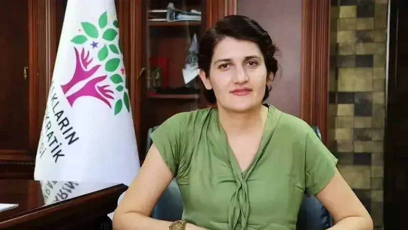 Eski HDP'li Vekil Semra Güzel'e Ağır Ceza: Örgüt Üyeliği ve Sahtecilikten Hapis!