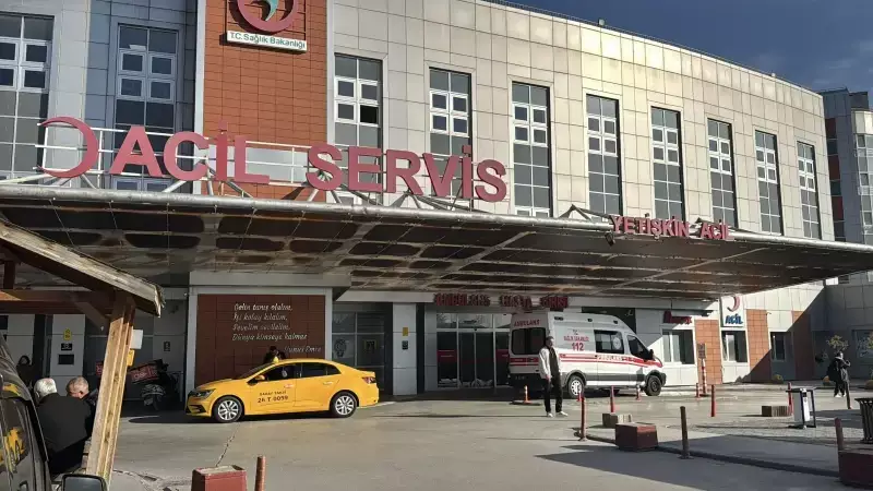Eskişehir'de Öğrenci Gıda Zehirlenmesi Şüphesiyle Hastaneye Kaldırıldı