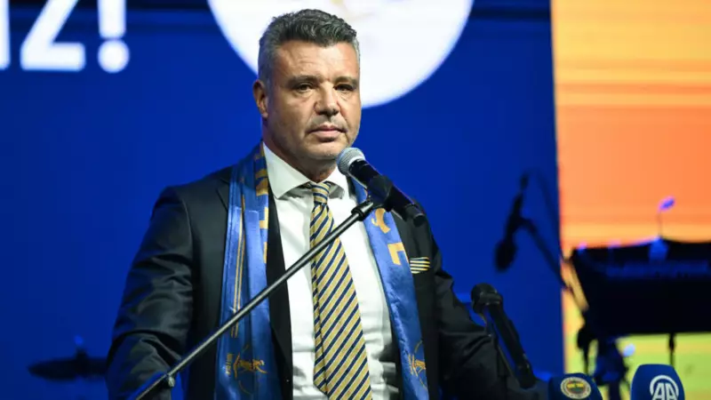 Fenerbahçe Başkanı Saran, HUFEDER'in 5. Yıl Kutlamasına Katıldı