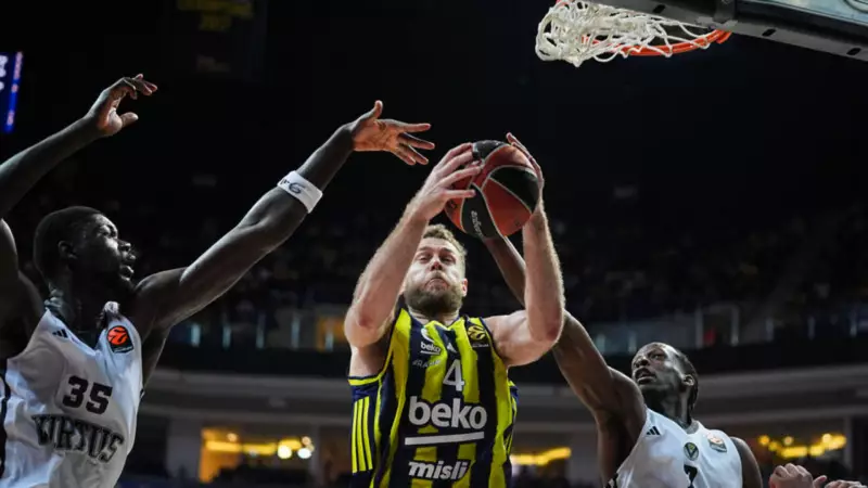 Fenerbahçe Beko, Virtus Bologna'yı 66-64 mağlup etti!