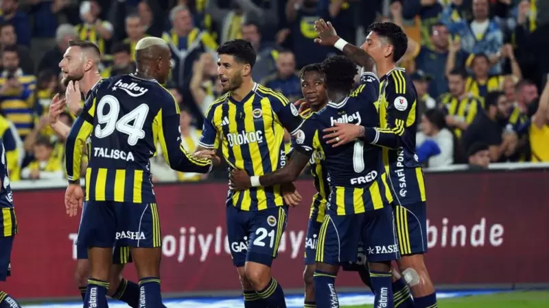 Fenerbahçe Ligin Tek Namağlup Takımı! Kayserispor'u 4-2 Yendi