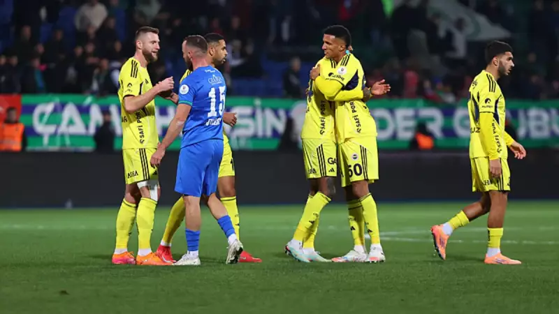 Fenerbahçe'de UEFA Avrupa Ligi Kadrosu Değişti: Cenk Tosun Yerine...