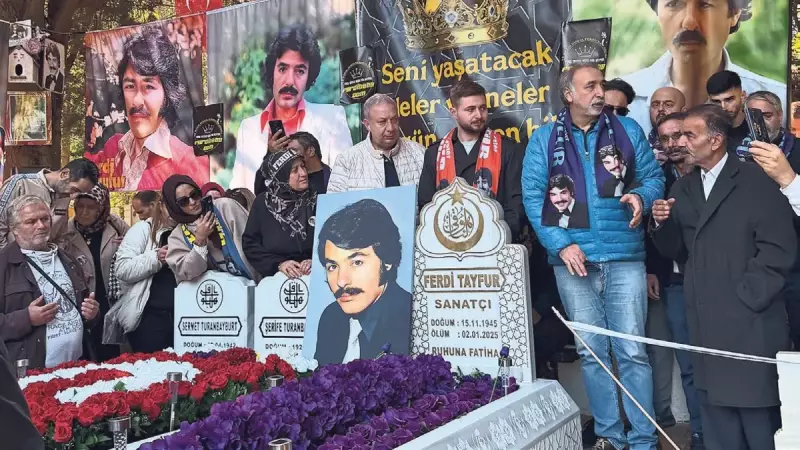 Ferdi Tayfur 80. Yaşında Mezarı Başında Dualarla Anıldı