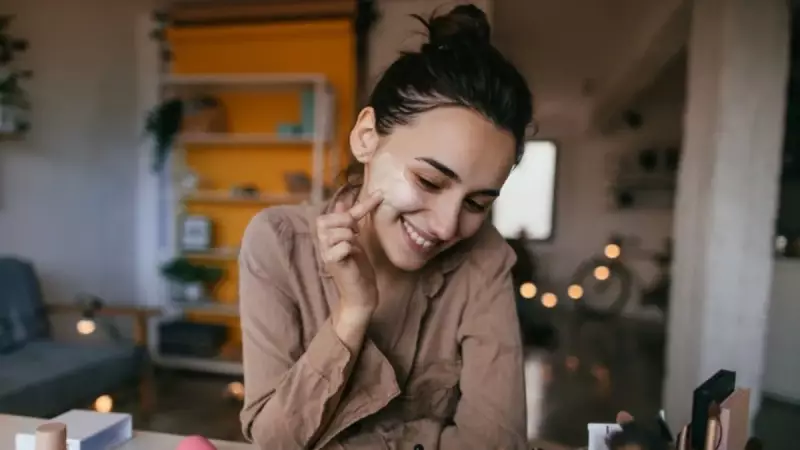 Fondöteni Az Kullanın! Genç Görünmenin Sırrı Açıklandı