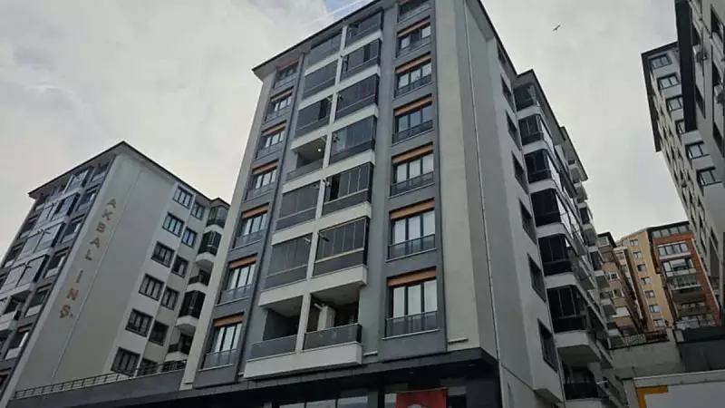 Gazeteci Aykut Küçükkaya'nın annesi Fatime Küçükkaya balkondan düşerek hayatını kaybetti