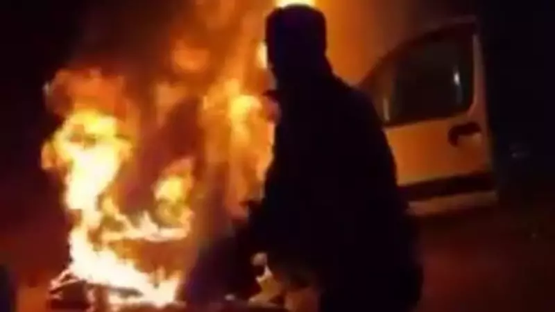 Gaziantep'te Alev Alan Araçtan 5 Kişilik Aileyi Cezaevi Personeli Kurtardı