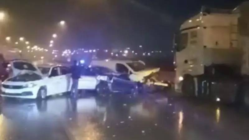 Gaziantep'te Zincirleme Kaza: 13 Araç Birbirine Girdi, 13 Yaralı