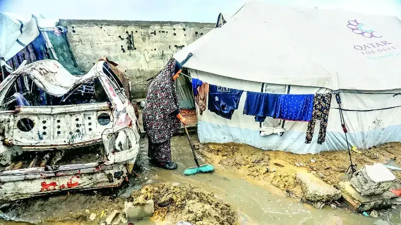 Gazze'de 900 Bin Sivil Seller ve İsrail Saldırıları Arasında