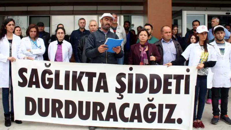 Genç Doktor AK Parti İlçe Başkanı'yla Tartışma Sonrası İstifa Etti