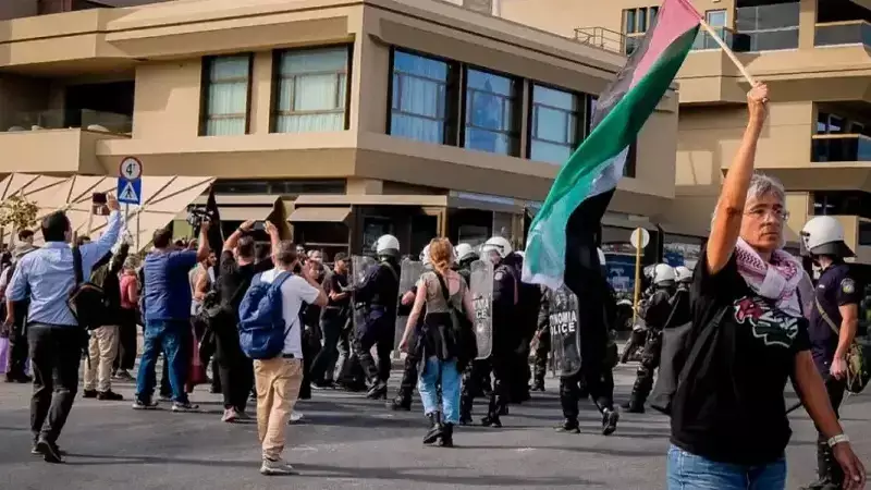 Girit'te İsrailli Turistler ve Filistin Destekçileri Arasında Gerilim: 15 Gözaltı