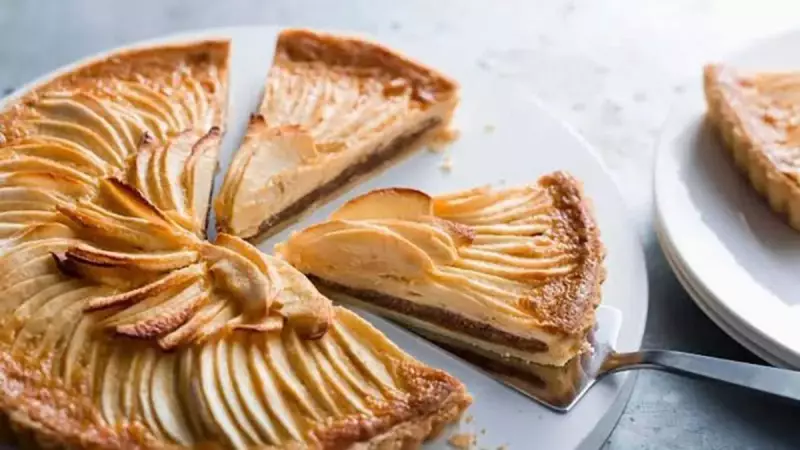 Hamuru Gevrek İçi Lezzet Dolu: Elmalı Turta Tarifi ve Püf Noktaları