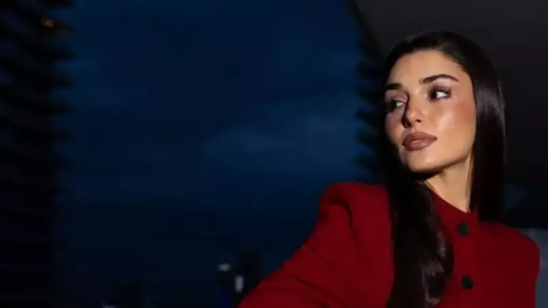 Hande Erçel'in Doğum Günü Pastasındaki Yazı Eski Aşkına Gönderme Mi?