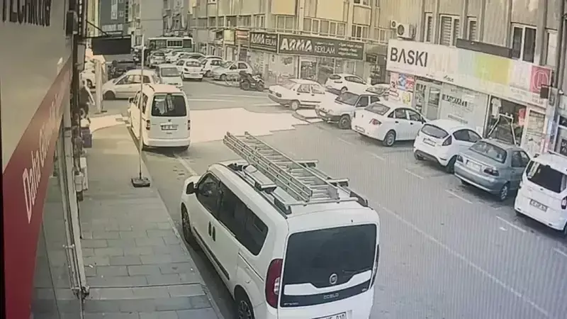 Kayseri'de Dur Levhası İhlali: Kaza Anı Kamerada