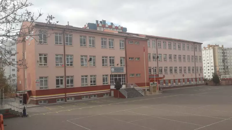 Kayseri'de Yürekleri Sızlatan Olay: 2. Sınıf Öğrencisi Tenefüste Hayatını Kaybetti