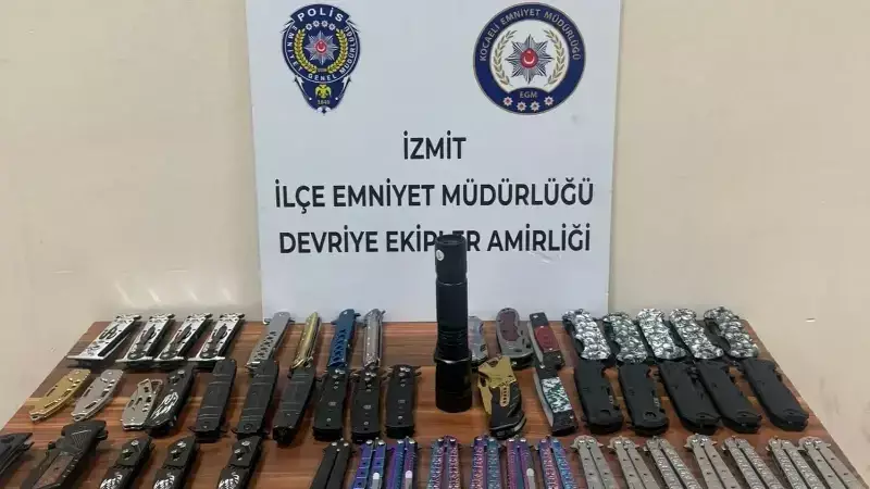 Kocaeli'de 2 Çocukta 52 Kesici Alet ve Şok Cihazı Ele Geçirildi