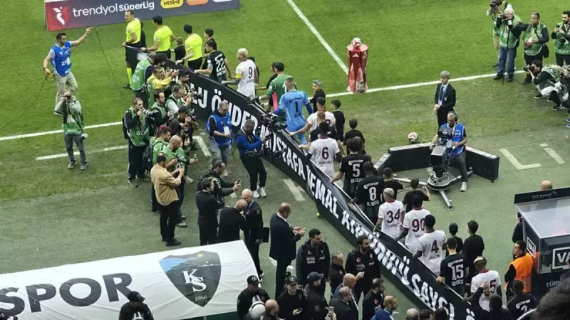 Kocaelispor - Galatasaray Maçında 10 Kasım Atatürk Anması
