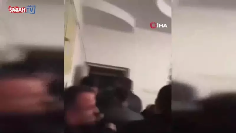 Kosova'da Türk Seçmenler Zaferi Parti Merkezini Tahrip Ederek Kutladı