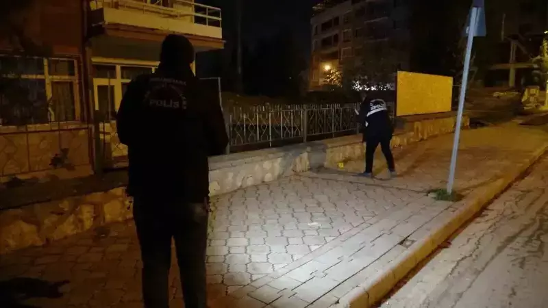 Malatya'da Kavgada Bıçaklanan Genç Yaralandı: 18 Yaşındaki İ.C. Hastaneye Kaldırıldı