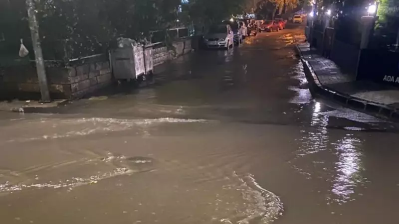 Maltepe'de Sağanak: Yollar Göle Döndü, Vatandaşlar Zor Anlar Yaşadı