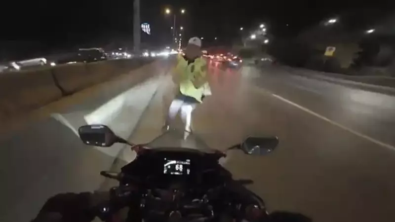 Maltepe'de Trafik Polisine Motosiklet Çarptı: Kask Kamerasından Saniye Saniye