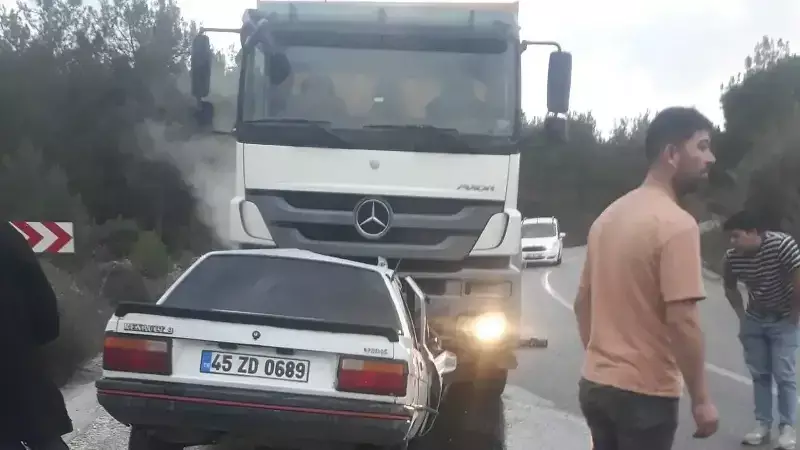 Manisa'da Kafa Kafaya Kazada 70 Yaşındaki Mustafa Kocaman Hayatını Kaybetti